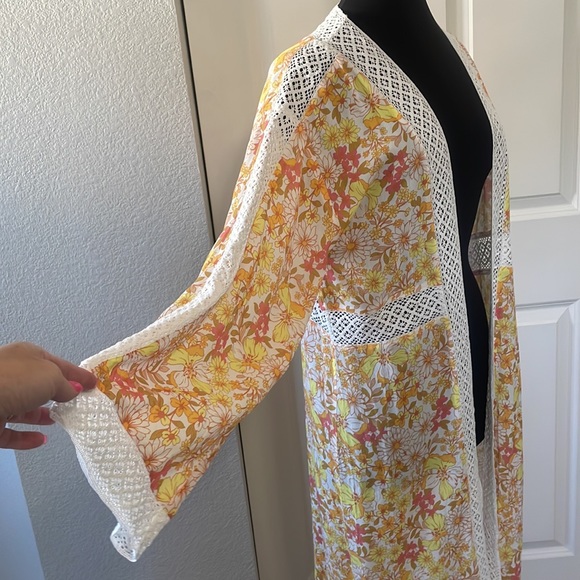 NWOT Idyllwind Fueled by Miranda Lambert Yellow Floral & Lace Duster Kimono - Picture 2 of 7